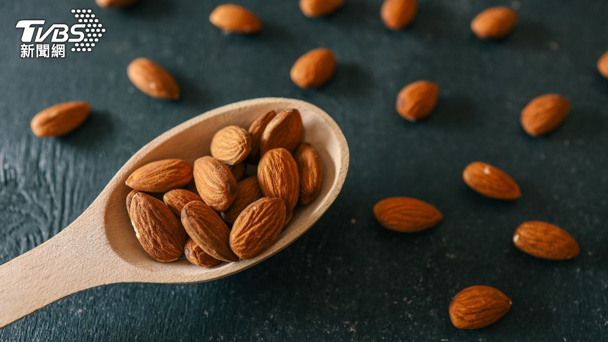 連網紅醫師都推!每天吃「一小把杏仁」 研究證實:抗老超有感