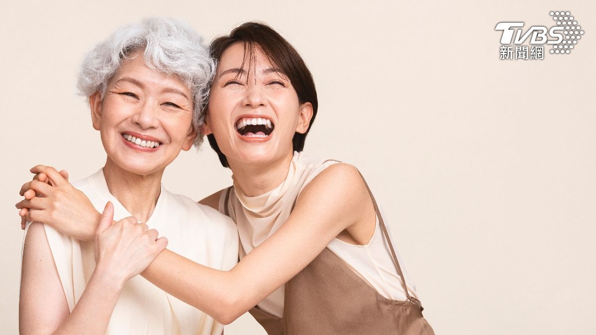 陸掀「外包兒女」服務!陪診、日常互動全包 付費陪伴獨居長者