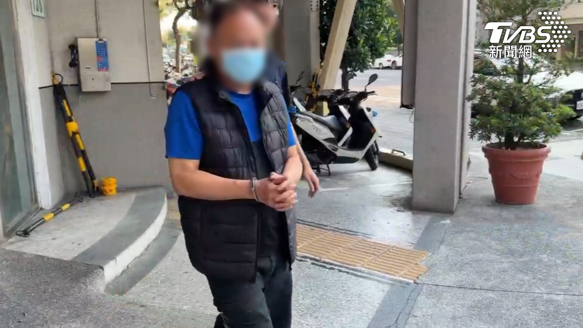 最衰代駕！　舞廳派遣載到通緝犯　意外撞警被上銬逮