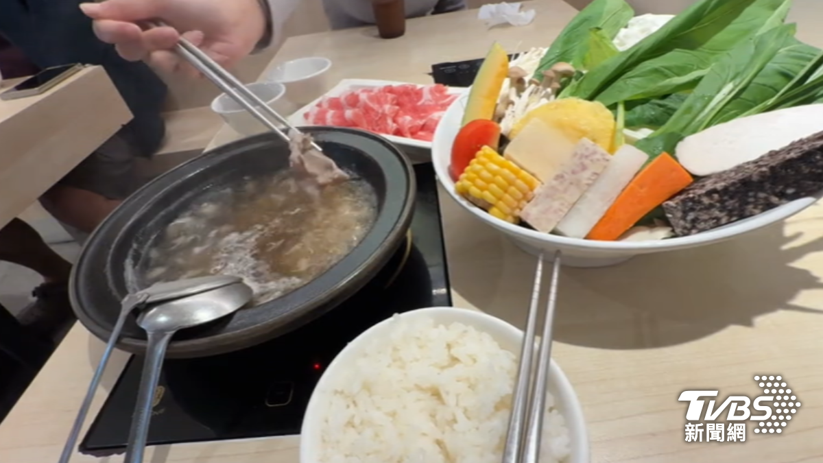 連鎖火鍋「4人吃一大鍋」快沒了 親子客:不便