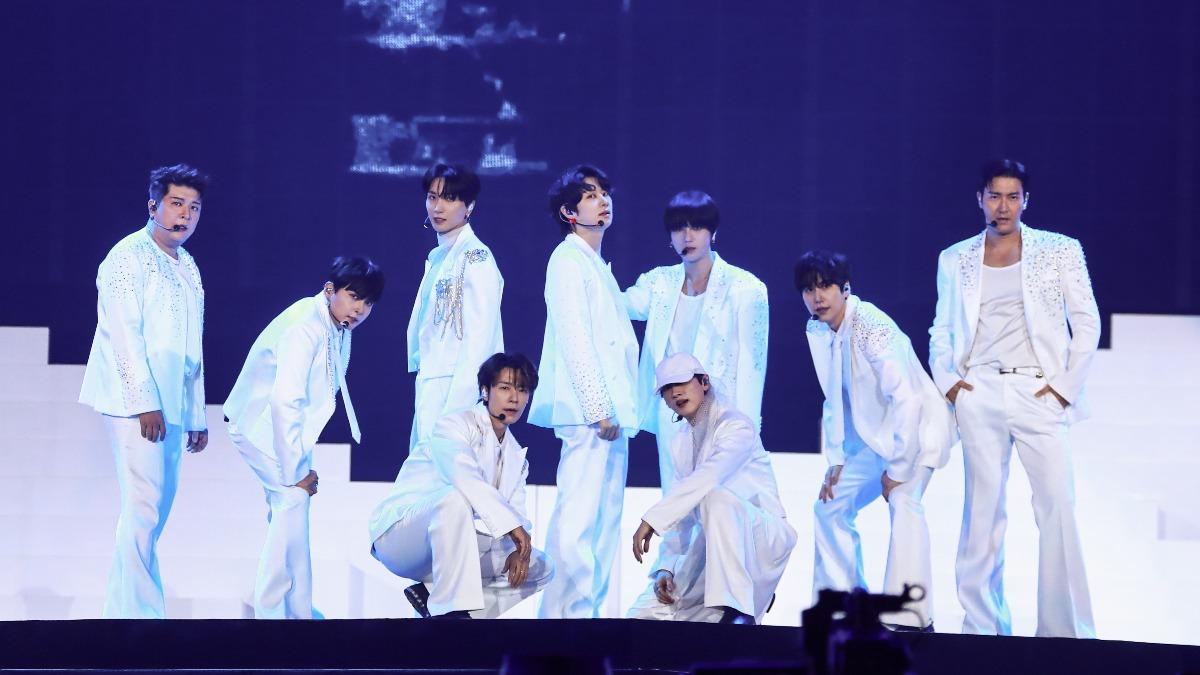 直擊/SJ利特見「大巨蛋3萬人寶藍海」興奮發瘋 東海聽合唱落淚