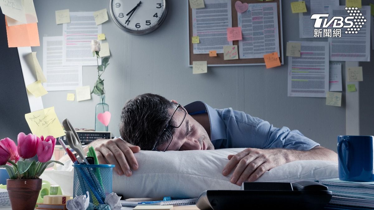 日高中老師加班125小時過勞死　妻痛訴：過勞是社會問題