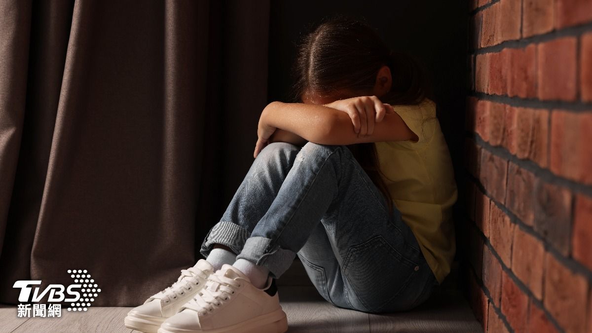 印女童遭師體罰慘死 做100下仰臥起坐痛喊「背動不了」