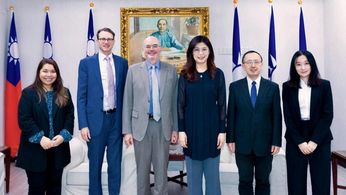 AIT曝與鄭麗文會談內容 重申美國維護區域和平承諾