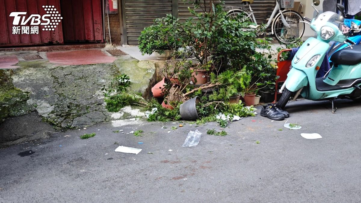 快訊/三重男肢體擦挫傷 倒路邊送醫死亡