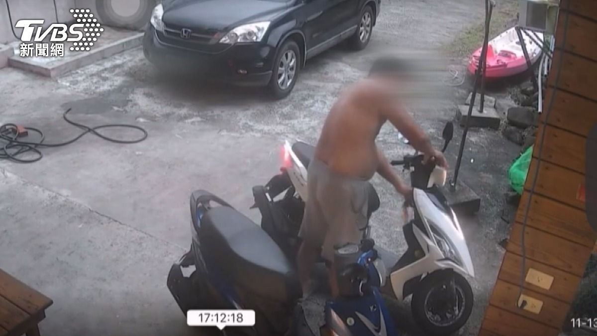 才說油門卡住!下一秒發動引擎 … 碰 男子尷尬:真的暴衝耶