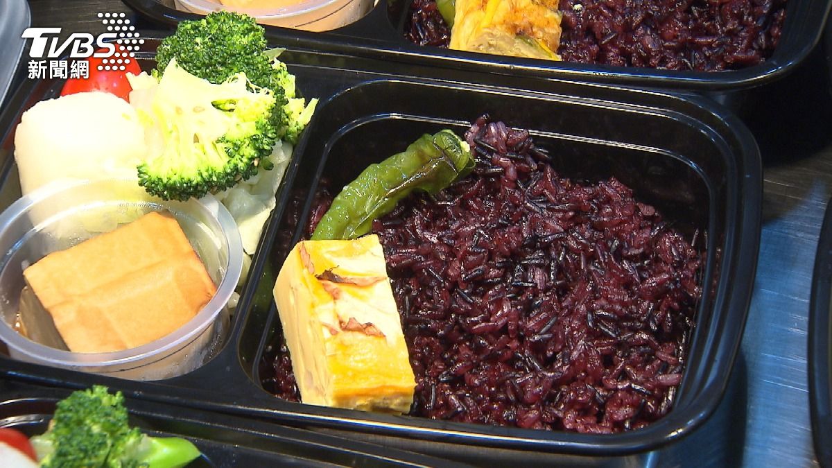 吃飯順序錯害血糖狂飆!學會這「三步驟」改善代謝 醫師警告勿輕忽!