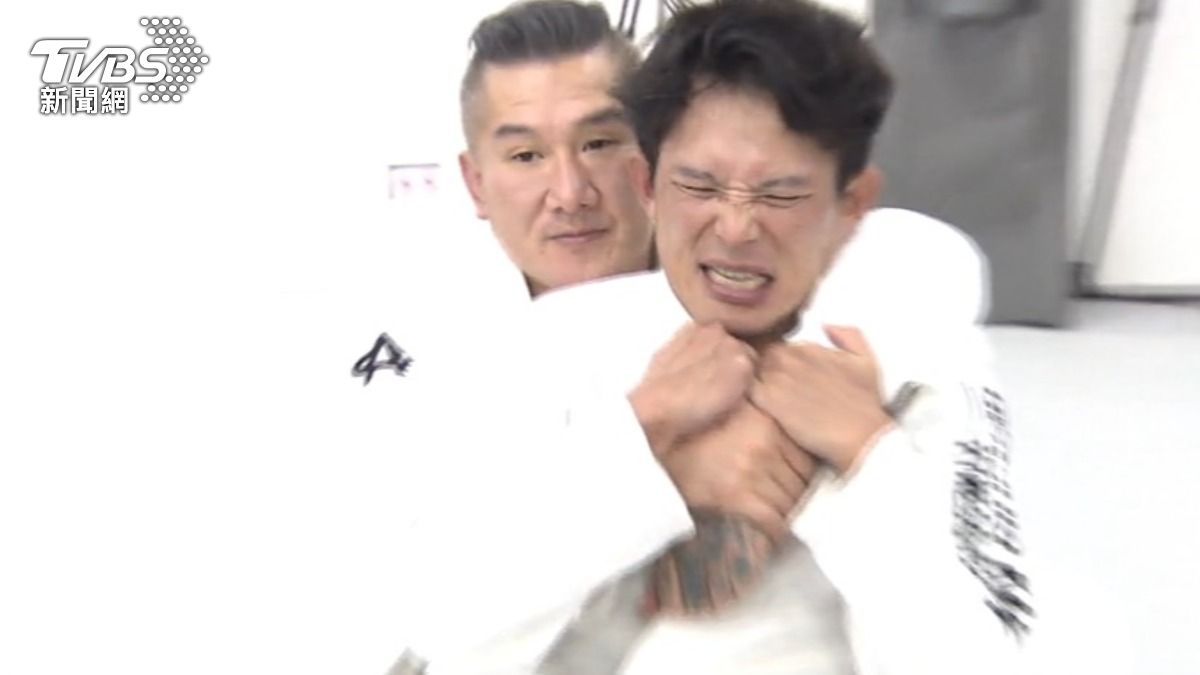 獨家全紀錄「纏鬥片」　黃國昌、館長PK柔術　讚昌：很不簡單