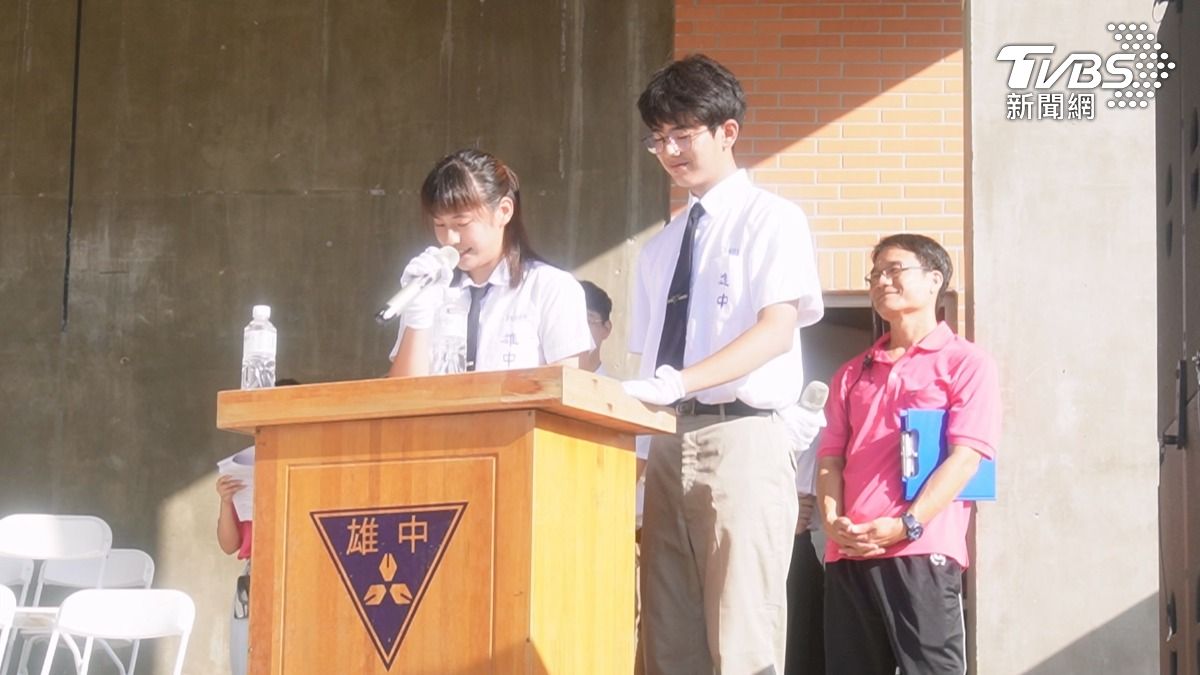 雄中司儀好強！　台上還原「陶喆迷因」　毛利文、德文也會