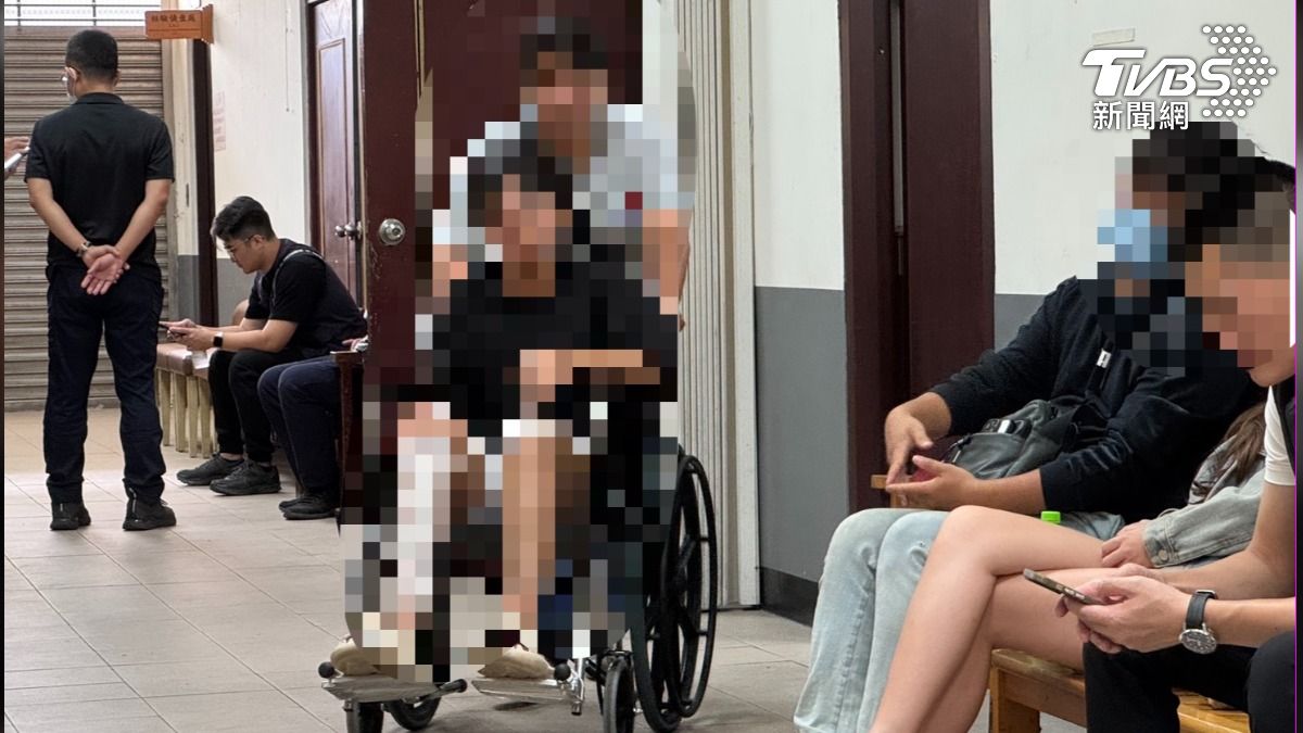 獨／高雄伯騎車突左偏遭無照少年撞死　母道歉為這事喊無辜