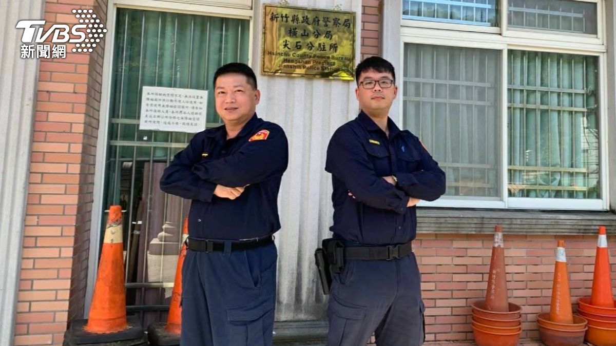 獨自扶養四子！媽債台高築「站派出所前」　暖警「一舉動」救全家