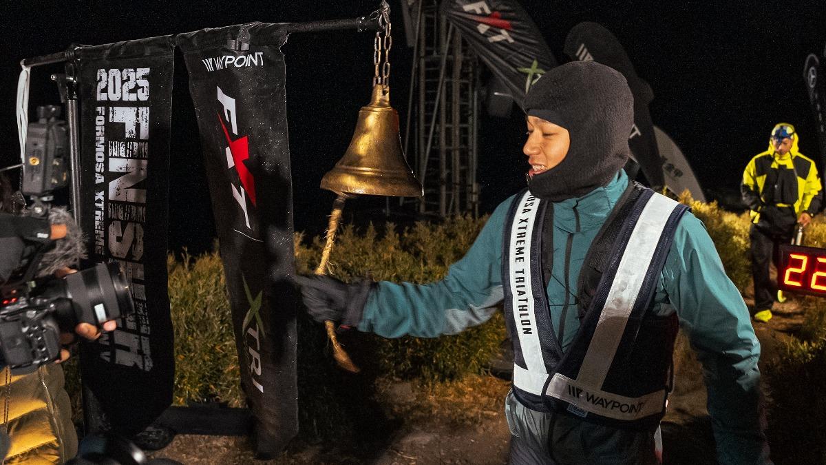 演藝圈第一人！草屯囝仔阿倉極限鐵人完賽　過終點暴哭：心很累