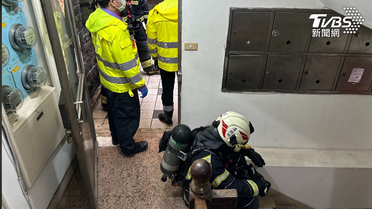 男酒後反鎖家中開瓦斯！持榔頭揮舞　父妻苦勸2小時仍失控