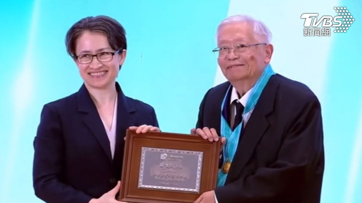 昔獲蕭美琴授證　「台積電老臣」轉戰英特爾遭查