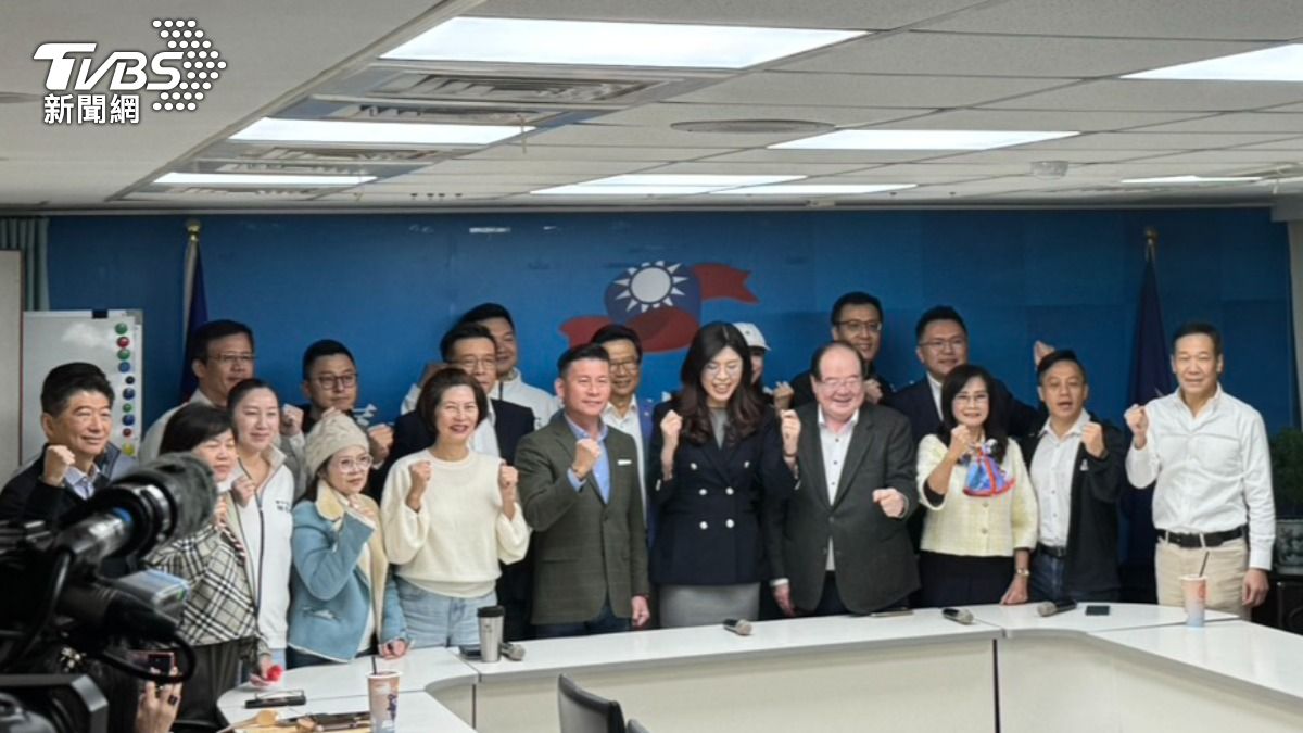 內幕／冷眼看鄭黃會！藍營老將憂「母雞」蔣萬安站台白營、票被分光