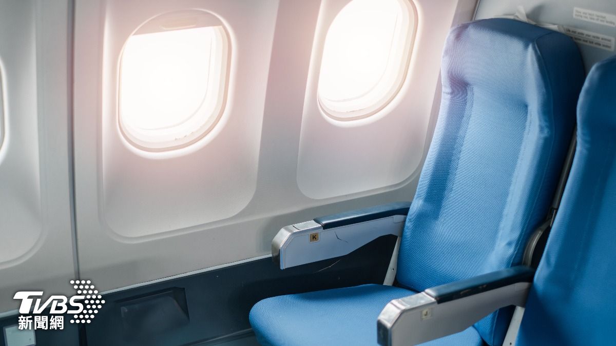 多花錢買靠窗座位！結果上機只能「面壁」　乘客集體告2大航空