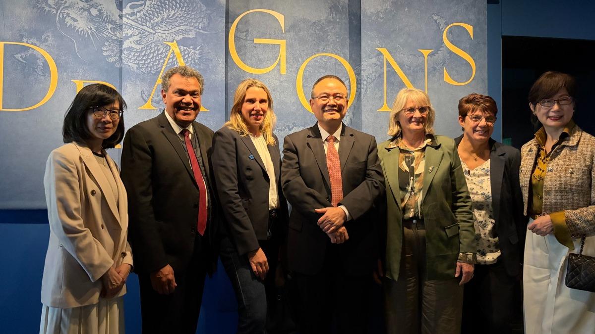 National Palace Museum opens dragon exhibit in Paris