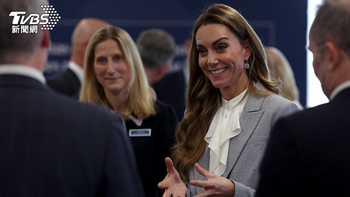 抗癌2年後首次演講 凱特王妃穿套裝 有黛妃影子
