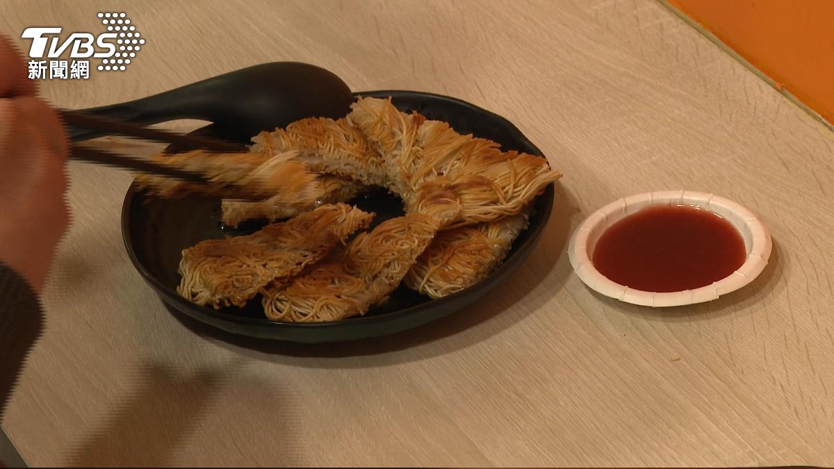 麻油控必嚐！麵線變身「香煎新吃法」　店家曝：搭這醬更對味