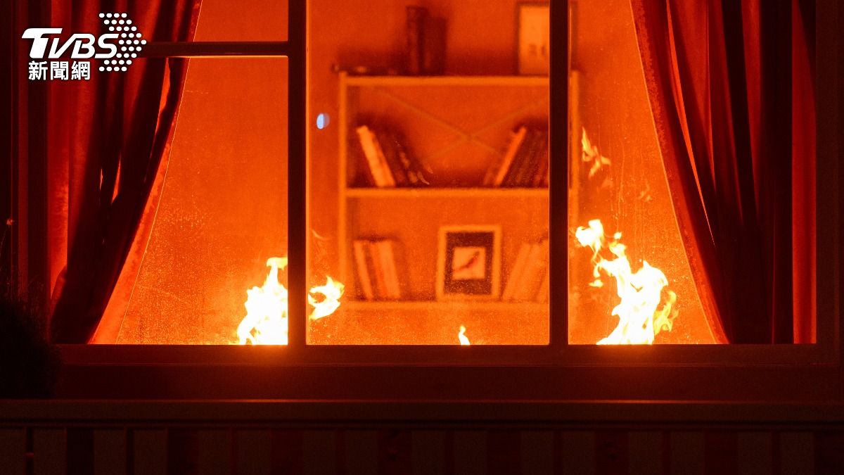 民宅惡火！9旬美婦坐輪椅來不及逃被活活燒死　鄰居痛心：她人很好