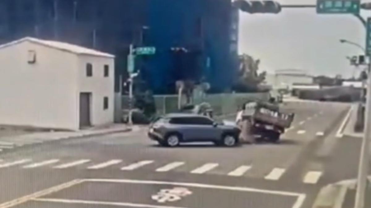 澎湖「白沙鄉代會主席」傷 小客車相撞貨車翻