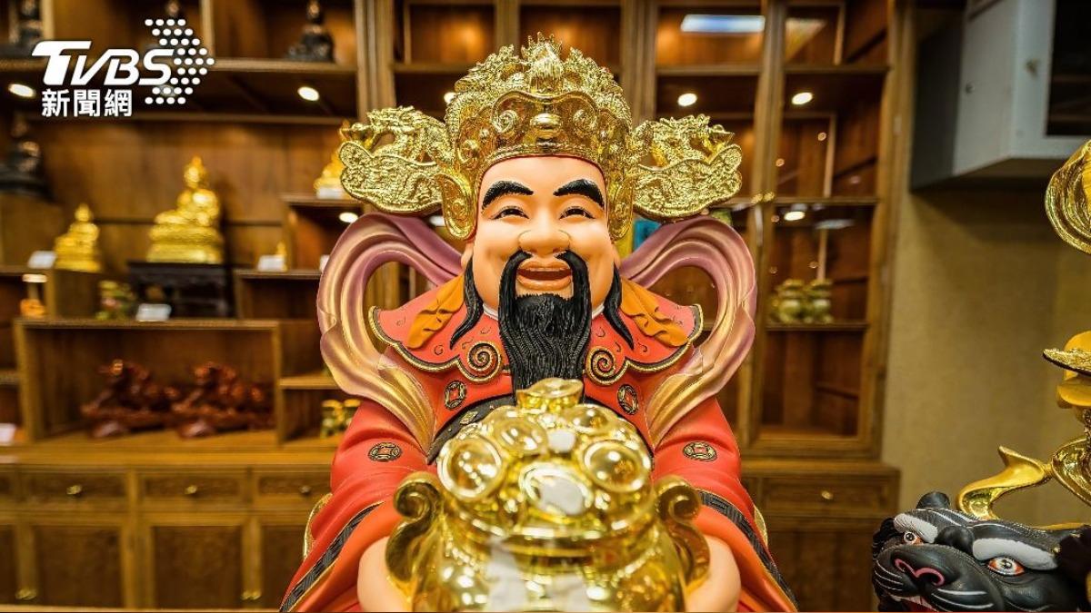 財神來家門口!陽台快擺「3植物」 發財樹1情況恐運勢下滑