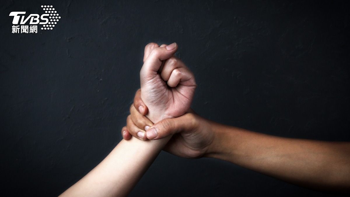 家暴案飆升至18萬件！黃國昌痛批修法進度：只是冰山一角