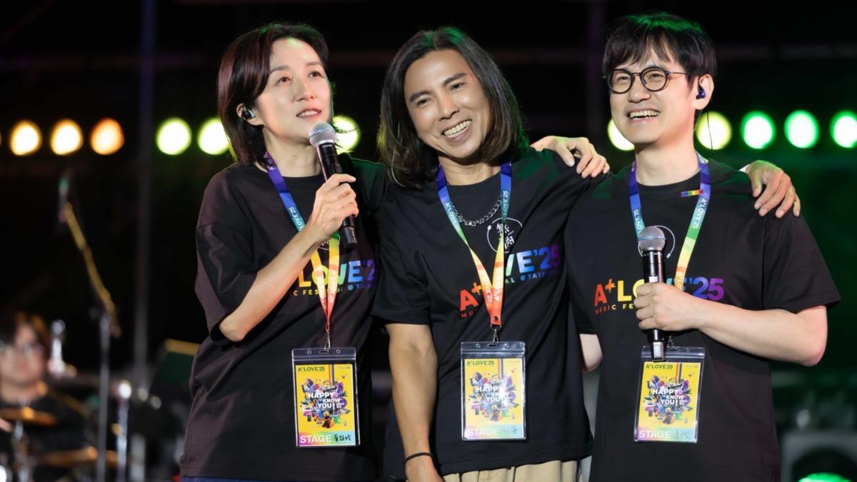 坣娜、屠穎接連離世！郭蘅祈忍悲獻唱追悼　萬芳一開口台下哭了