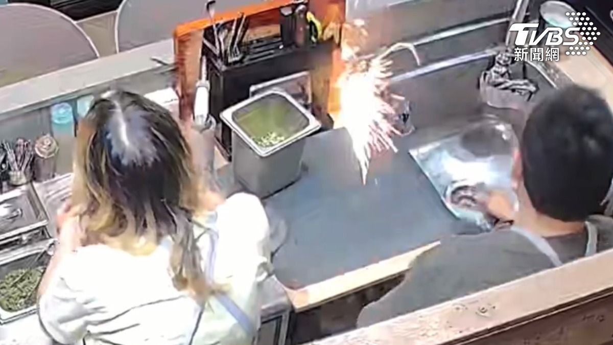 餐廳洗手槽「爆炸噴火花」！　店員嚇：靜電嗎？　專家解答