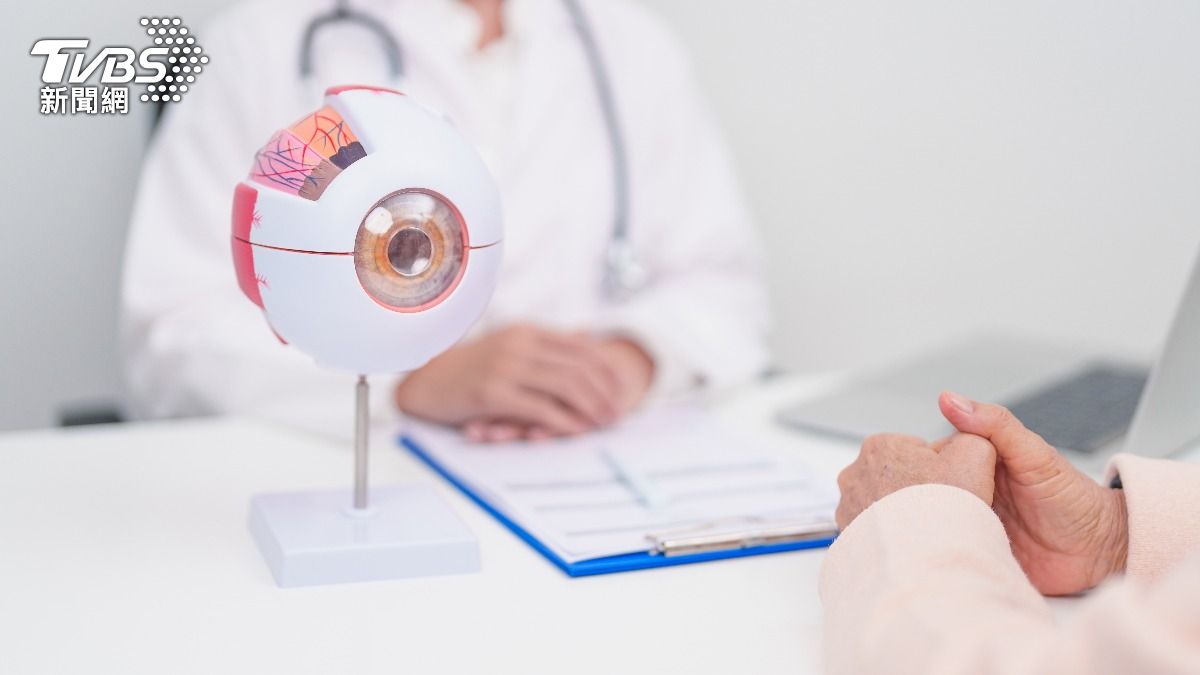 64歲男視線扭曲罹「黃斑部皺褶」！好發族群注意　1招自我檢測