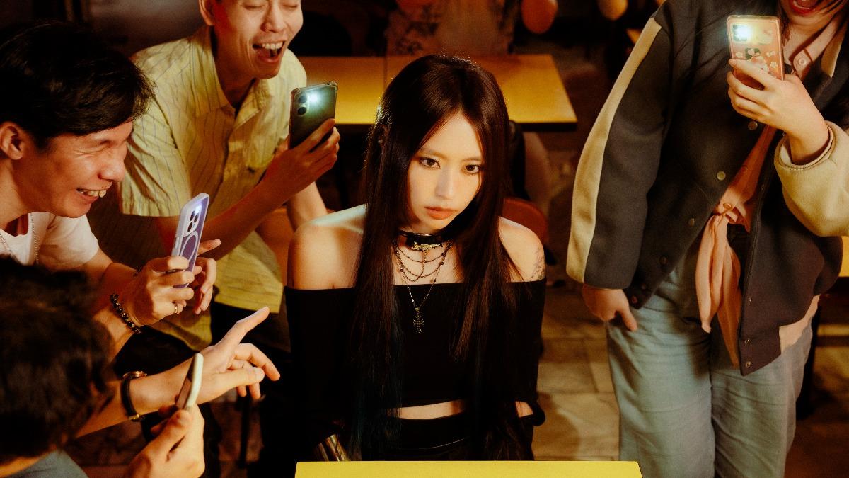 李芷婷現蹤餐廳遭包圍搶拍　脆弱面被她看穿認了想哭