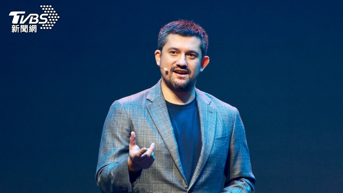 鴻海科技日／黃仁勳兒子現身　站台揭下一代機器人革命