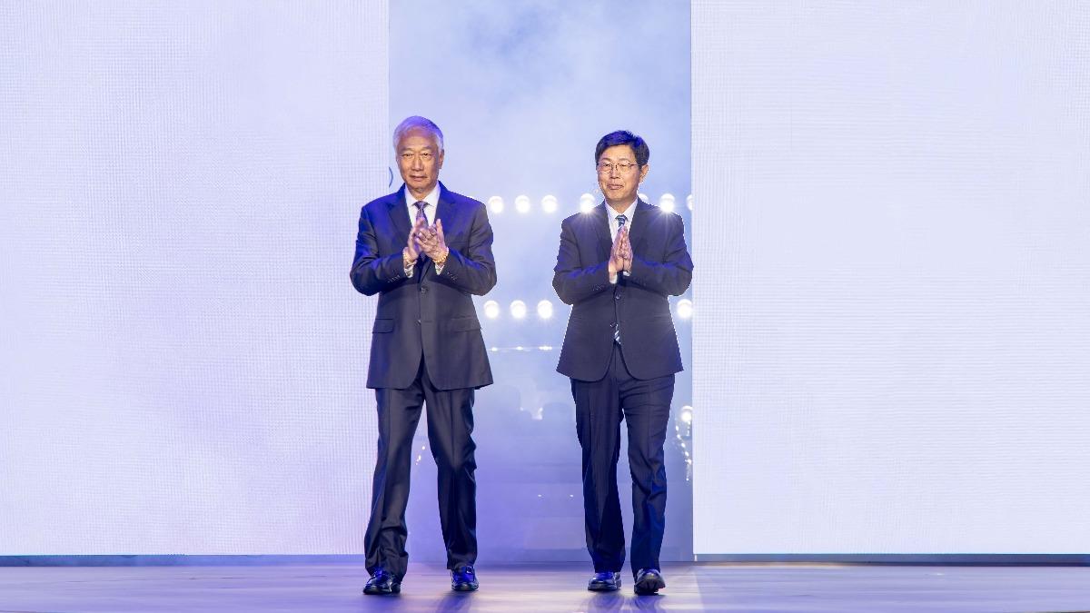Terry Gou returns to spotlight at Foxconn technology day