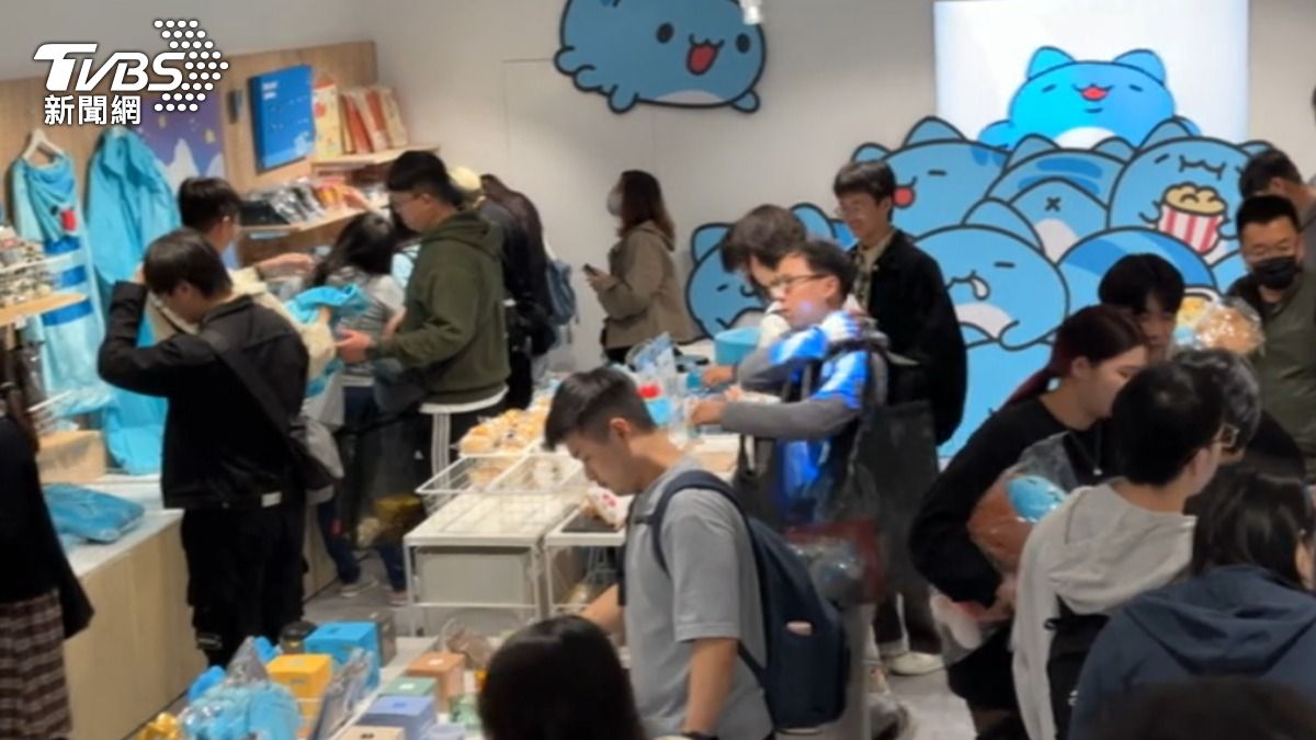 西門町「咖波屋」300人排爆　PK「蛋型鐵盒」快閃店