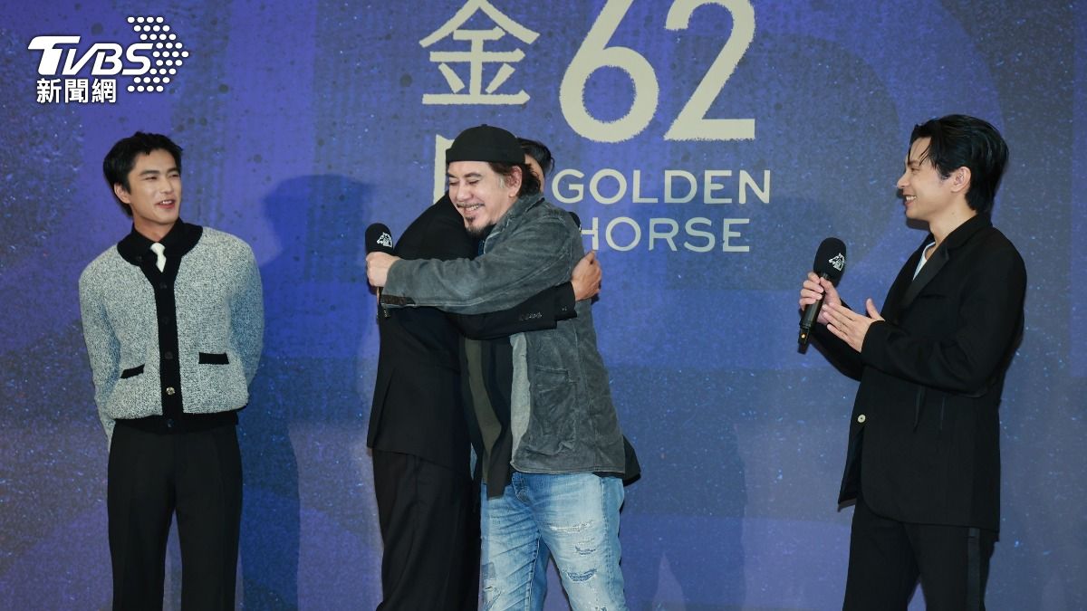 金馬62／有神快拜！黃鐙輝、姚淳姚瘋狂示愛黃秋生　本尊傻眼了：香爐擺哪