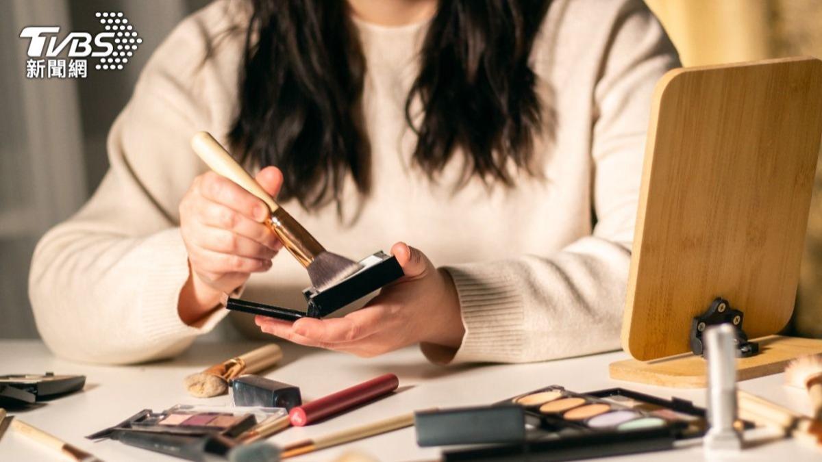 台灣首見化粧品「驗出蘇丹紅」！竟流入市面　14家廠牌曝