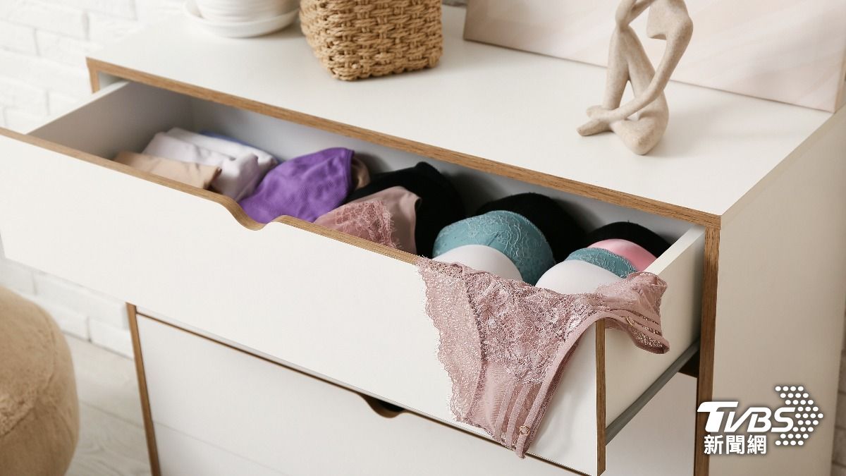 室友忘帶「內衣」竟想跟她借！女網友傻眼　網一面倒：超詭異