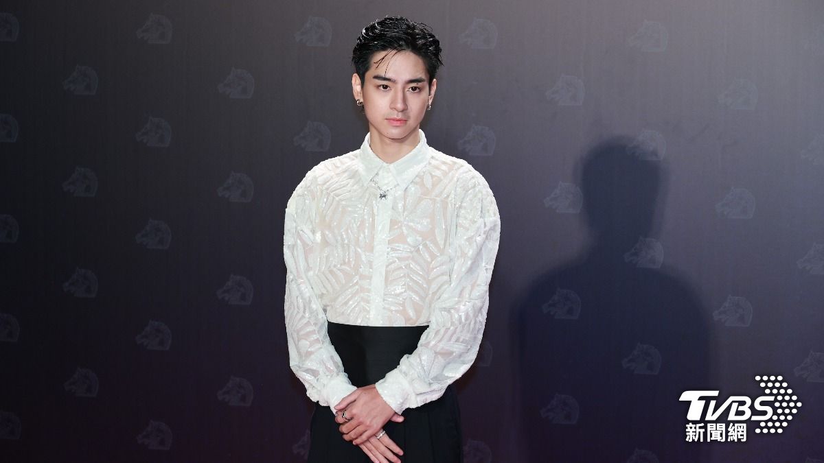 金馬62/劉敬透膚裝搶「紅毯第一帥」! 向導演告白:我愛妳