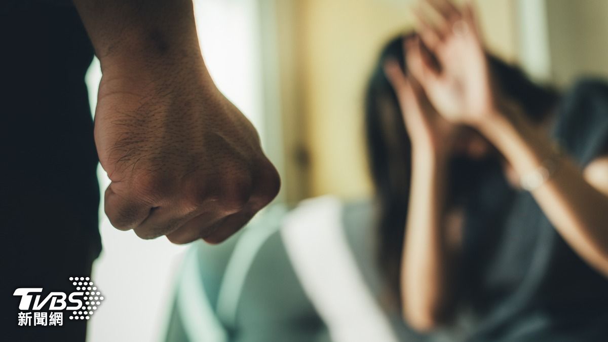 「嬌妻拒同房」怒潑硫酸毀容！印尼狠夫認了　警再揪2案外案