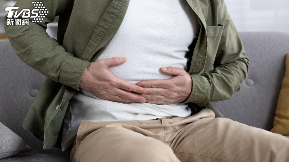 腸胃不適別輕忽！「5症狀」恐是大腸癌警訊　醫教輕鬆預防秘訣