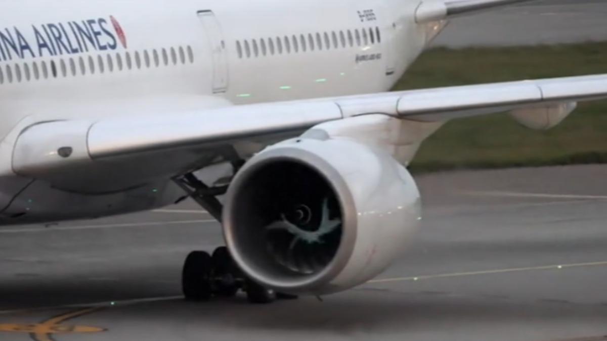 華航引擎捲入「綠色塑膠袋」　急返登機門檢查