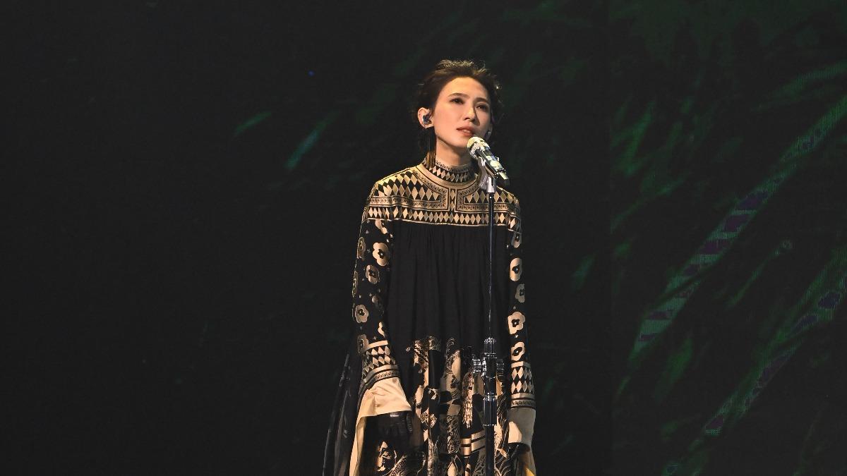 金馬62/收音車禍!戴佩妮飆高難度〈布秧〉 網心疼:真的不好唱