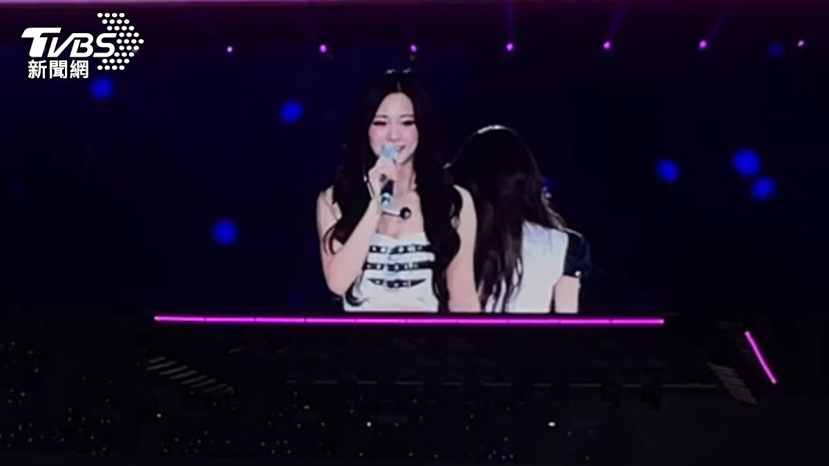 直擊/子瑜高喊:終於帶成員來高雄! 全場「專屬藍色」感動TWICE