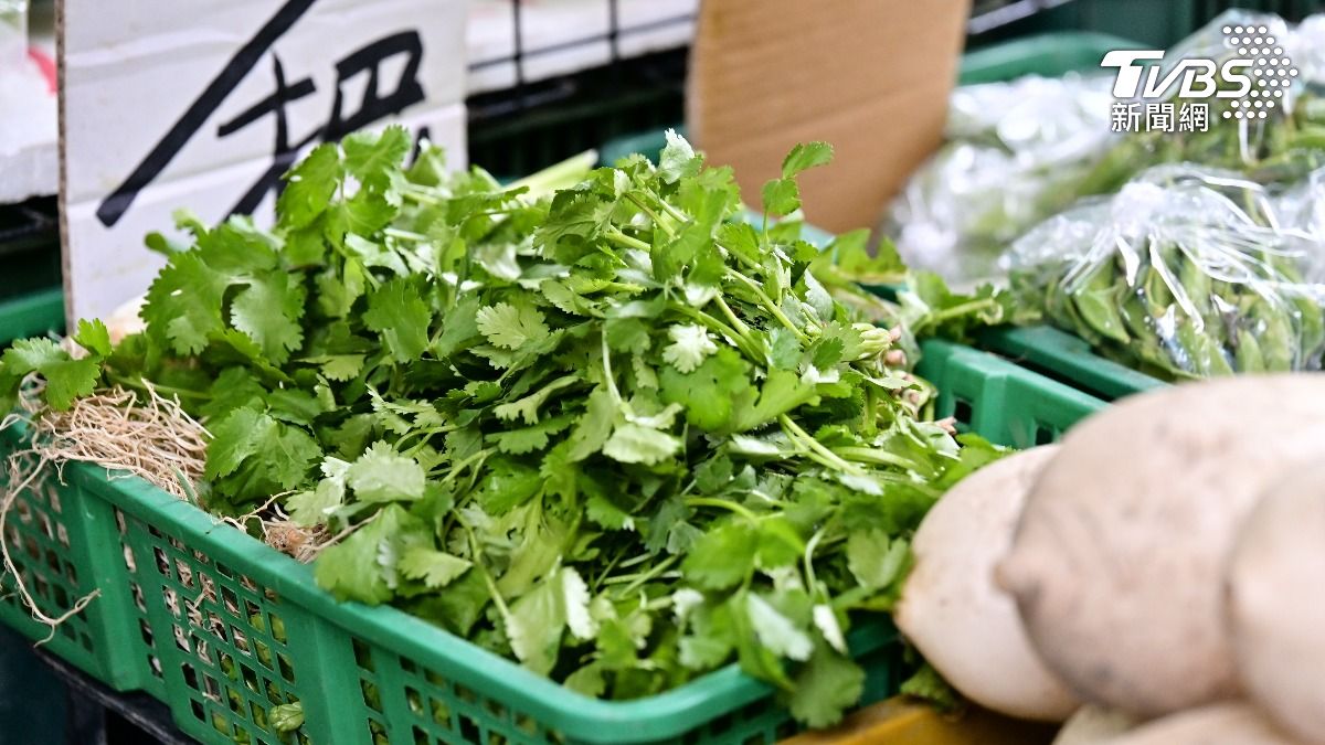 從厭惡香菜到愛上？研究揭基因秘密　討厭半輩子「老了」態度大轉變