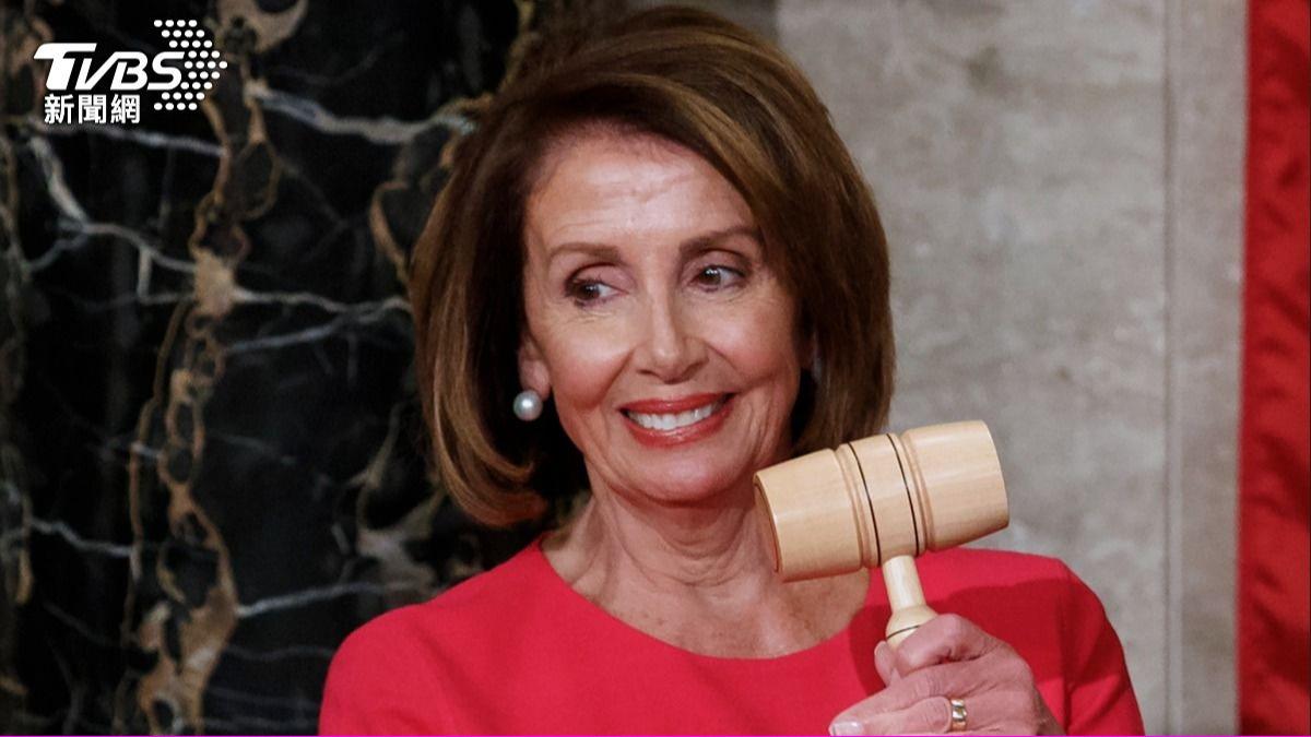 中日關係惡化「高市民調反升」！彭博：裴洛西訪台促日本國安覺醒