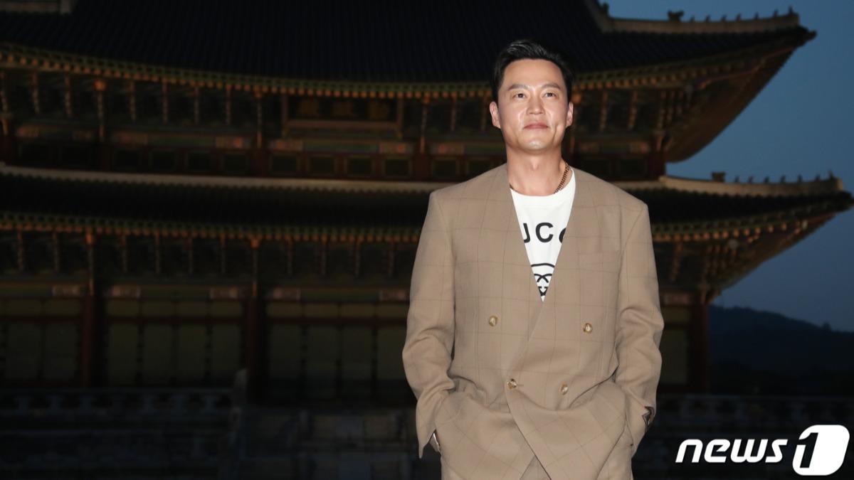 李瑞鎮追問曹政奭情事！意外公開戀愛史　認了「交往過女歌手」