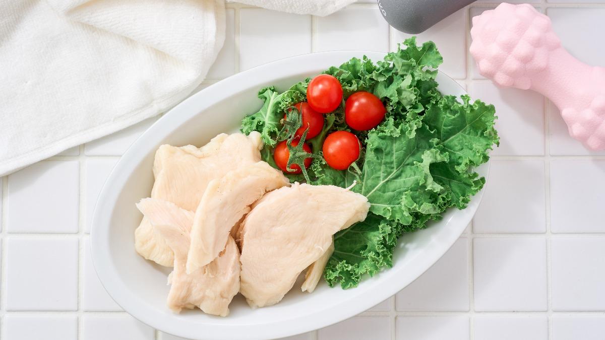 健身減脂一天三餐「只吃雞胸肉」　醫打槍：恐嚴重便祕