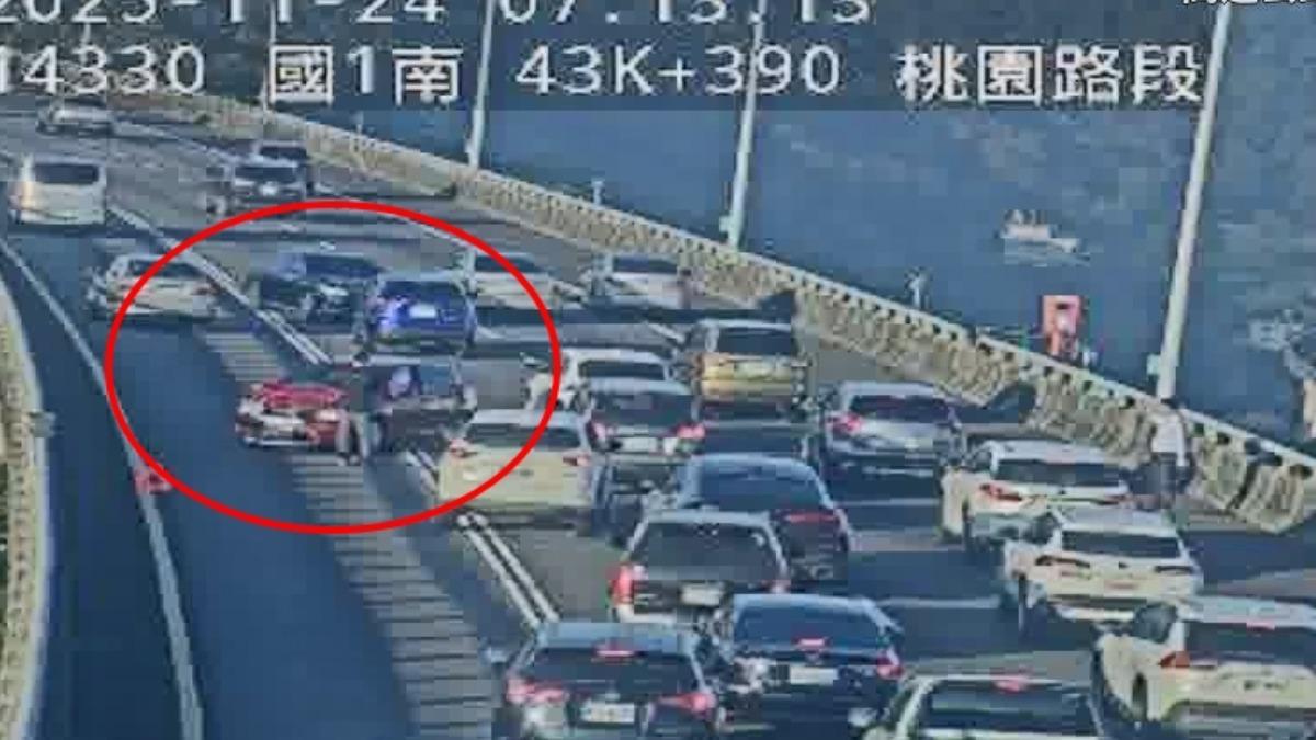 快訊/上班注意!國道一號4車追撞 占內側2車道車流塞爆
