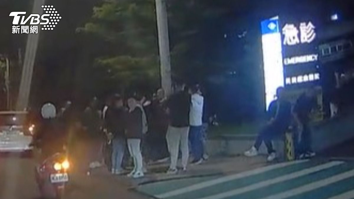 基隆社區傳槍響！男「頭部中彈」亡　大批黑衣人醫院外聚集