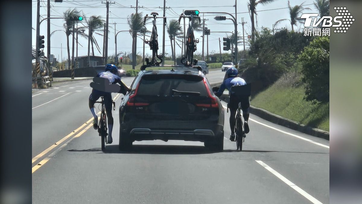 自行車選手緊扶汽車前進! 台東公路賽爆爭議 協會回應了